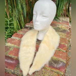 Elegant Cream Mink Fur Collar Or Wrap Fun For A Night Out